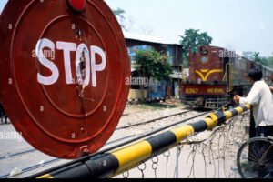 stop-sign-railway-crossing-india-B593E2