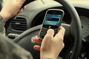 29-1493462320-study-using-mobile-phones-while-driving-dangerous-but-half-of-us-use-it-2-29-1496057181